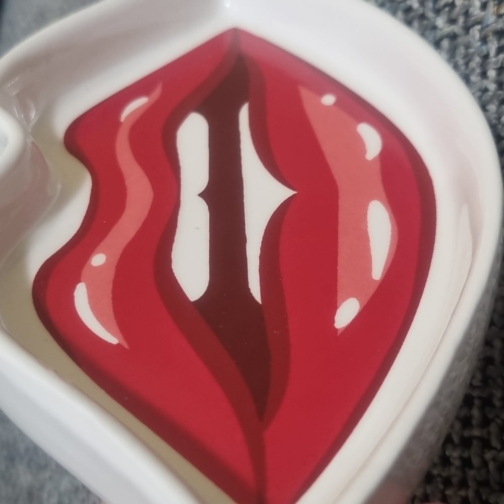 ASHLAND Trinket 'Red Lips' Dish - Picture 5 of 6